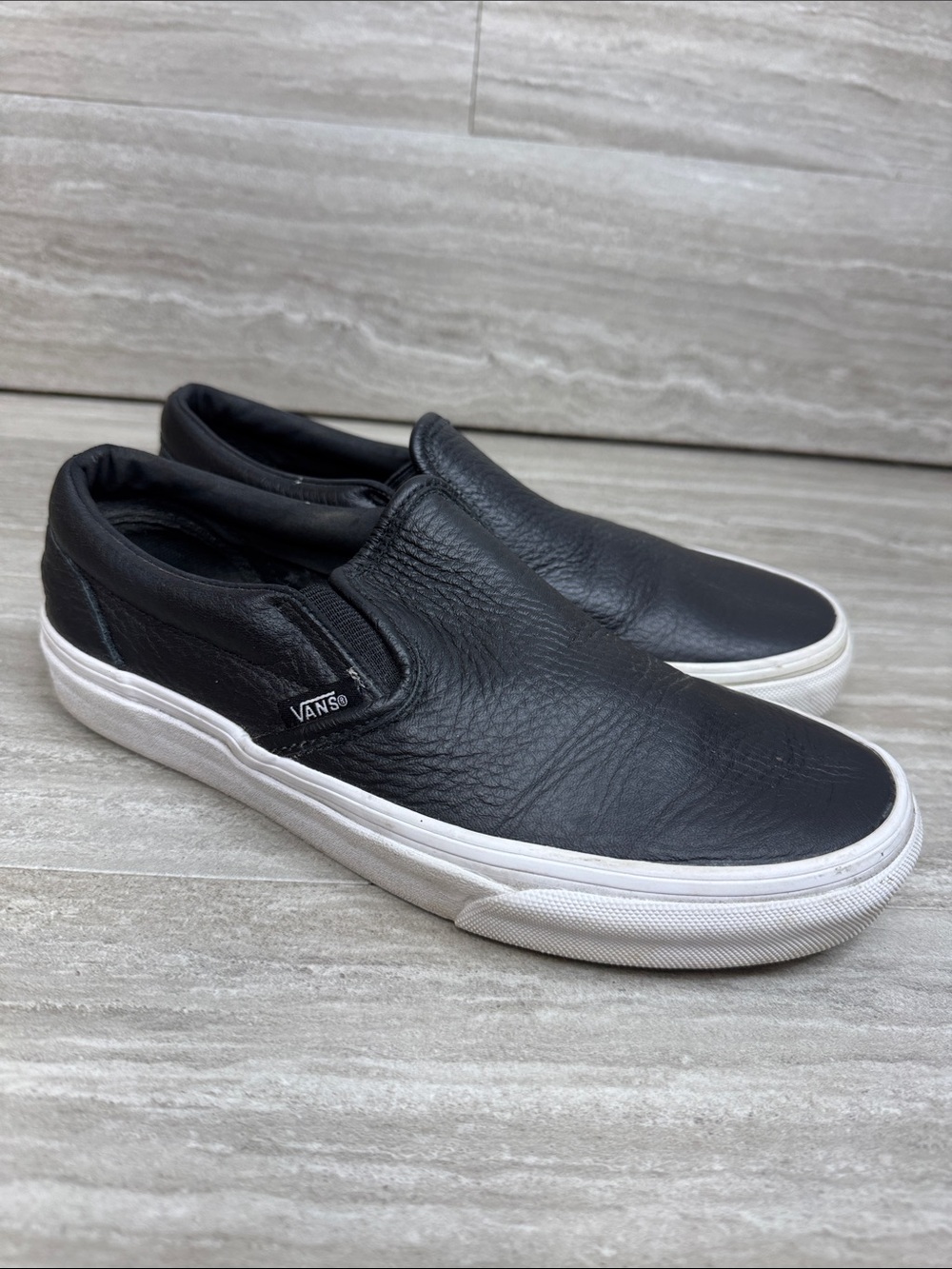 Vans Black Pebbled Leather Slip-On Sneakers Womens 6.5 Mens 5